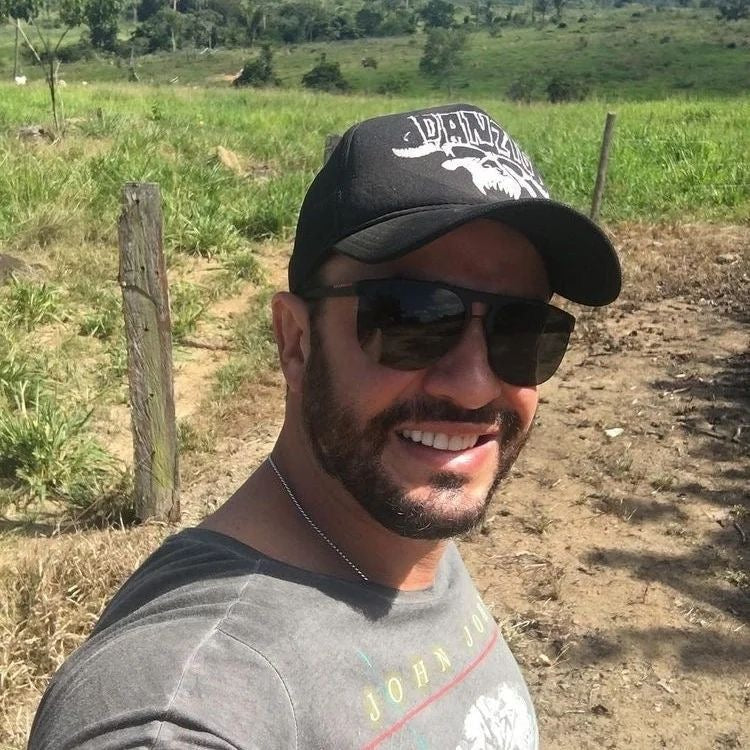 <em>Alejandro Garcia</em>
